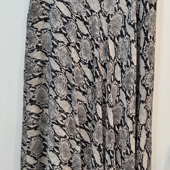 A.L.C. Lev Silk Snake Print Asymmetrical Hem Midi Skirt Size 0 - Picture 7 of 11